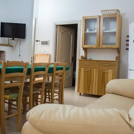 Petrose M Villa Sava